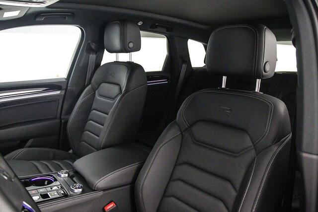 Volkswagen TOUAREG R 3.0 TSI eHybrid 462pk Tiptronic Trekhaak, Panoramadak, Lederen bekleding, Luchtvering, Head up display, LED matrix verlichting, 360 camera, Adaptive cruise control