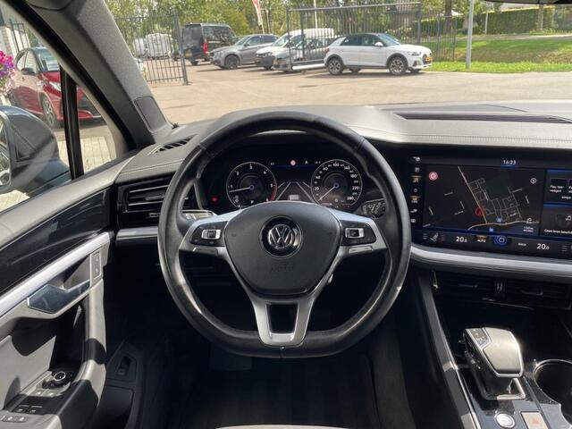 Volkswagen TOUAREG 3.0 TDI R-LINE