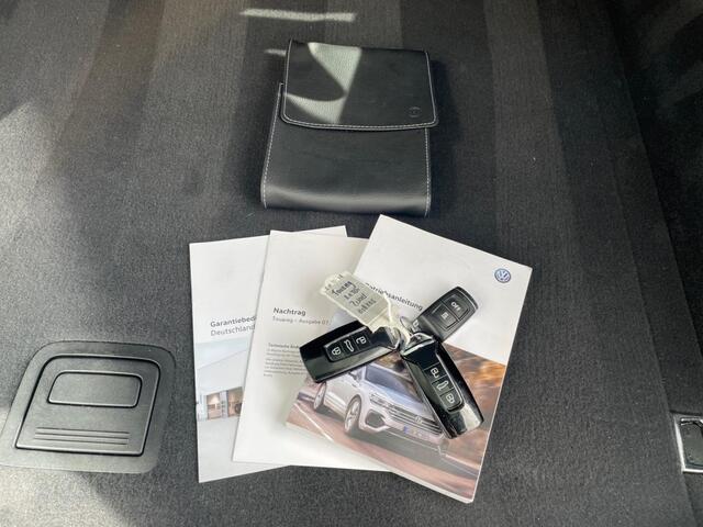 Volkswagen TOUAREG 3.0 TDI R-LINE