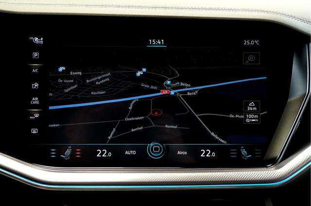 Volkswagen TOUAREG 3.0 TSi 340kW/462pk Aut8 eHybrid 4MOTION R LUCHTVERING + DYNAUDIO HIFI + HEAD-UP DISPLAY + STOEL-&STUURVERWARMING + KEYLESS ENTRY&GO + 360 CAMERA + LEER + ADAPT.CRUISE + LANE ASSIST + EL.TREKHAAK + BLIS + PARKSENSOREN V&A + 21" LM-VELGEN!!