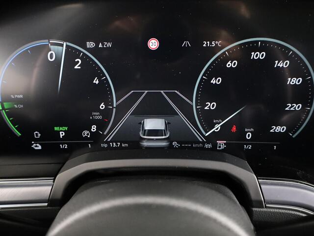 Volkswagen TOUAREG 3.0 TSi eHybrid 4MOTION R Edition 462PK PHEV| DYNAUDIO | Lederpakket "Puglia" |Luchtvering 22 Inch LM | Trekhaak incl Assistent |