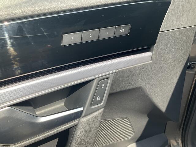 Volkswagen TOUAREG 3.0 TSI 4MOTION R 462PK PHEV Pano Elek.Trekhaak [3500KG] Luchtvering Matrix Memory VOL!