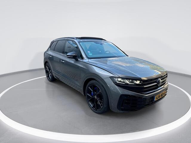 Volkswagen TOUAREG 3.0 TSi 462pk DSG eHybrid 4MOTION R · Luchtvering · Panoramadak · Nachtzicht · 360 Camera · Elek. Trekhaak · Stoelventilatie · Massage · 22'' Inch · Garantie t/m 27-08-2028 of 100.000km