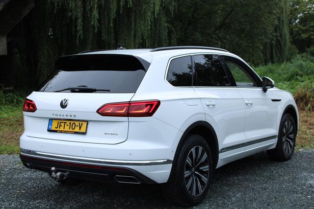Volkswagen TOUAREG 3.0 TSi eHybrid ATMOSPHERE 4MOTION TREKHAAK/HEAD-UP/PANORAMADAK