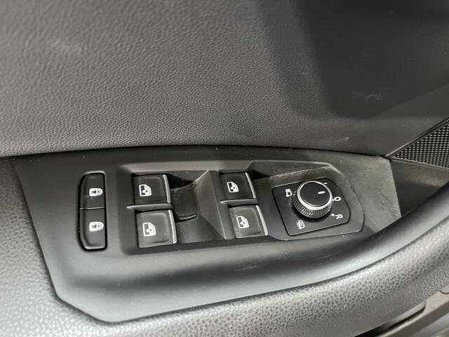 Volkswagen TOUAREG 3.0 TSi 4MOTION R / AUTOMAAT/ PANO/ 2X R-LINE/ 462PK/ LUCHTVERING/ LEER/ HEAD-UP DISPLAY/ ADAPT. CRUISE/ MATRIX/ RIJ-MODI/ NAVI/ PARK. SENSOREN + CAMERA/ STOEL-STUUR V ERWARM./ 4-ZONE CLIMA