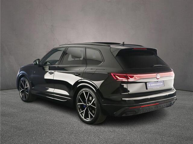 Volkswagen TOUAREG R Edition 3.0 TSI eHybrid 462pk Tiptronic Panoramadak, Luchtvering, Lederen bekleding, 360 camera, Elektrische achterklep, LED matrix koplampen