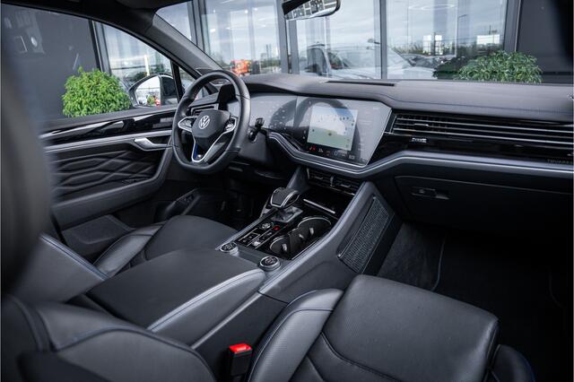Volkswagen TOUAREG 3.0 TSi eHybrid 4MOTION R - Panorama | Stoelkoeling & Massage | Luchtvering