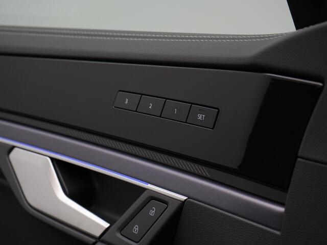 Volkswagen TOUAREG 3.0 TSi 462 pk tiptronic eHybrid 4MOTION R | Panoramadak | Servosluiting portieren | Leder 'Vienna' | Head-Up Display | Geheugenstoelen | Rondomzicht camera