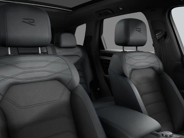 Volkswagen TOUAREG R Edition 3.0 eHybrid 381 PK SUV 8 versn. DSG · Comfort Pakket · Nachtzichtondersteuning · Opberg Pakket · Trekhaak inklapbaar, met elektrische ont grendeling, incl. aanhangwagenmanoeuvreerhulp 'Trailer Assist' ·