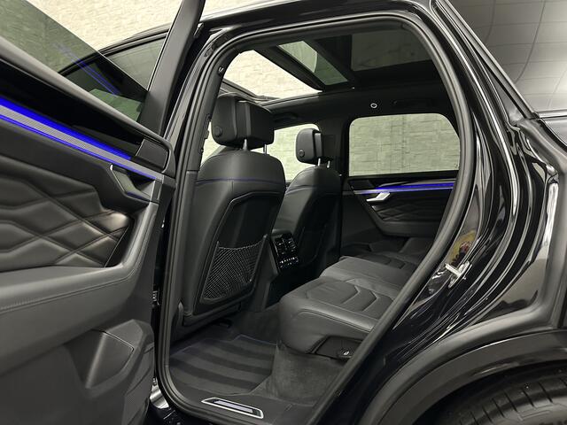 Volkswagen TOUAREG R 3.0 TSI 462PK E-Hybrid | Luchtvering | Puglia Leder | Panorama | ACC | Trekhaak | 22'' | Stoelventilatie | Nachtzicht | Head-Up | Standkachel | Ergo-Comfort | Sfeerverlichting | 4-Zone Clima | Stuurverwarming | Black-Optic | Dodehoek | Lane-Assist | Car
