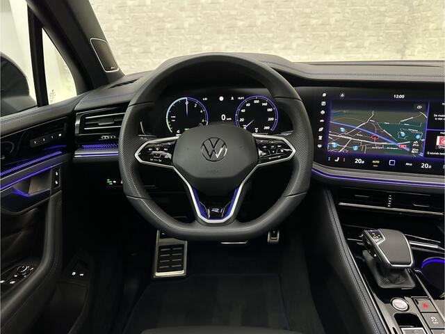 Volkswagen TOUAREG R 3.0 TSI 462PK E-Hybrid | Luchtvering | Puglia-Leder | Panorama | DYN-Audio | Massage | Ventilatie | ACC | Trekhaak | Nachtzicht | Head-Up | Ergo-Comfort | 22" | Keyless-Entry | Memory | 4-Zone Clima | ISO-Glas | Stoelverwarming V+A | Dodehoek | Standkac