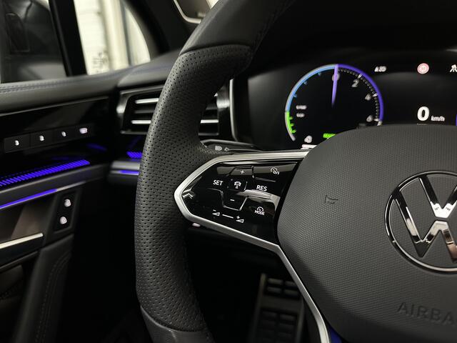 Volkswagen TOUAREG R 3.0 TSI 462PK E-Hybrid | Luchtvering | Puglia-Leder | Panorama | DYN-Audio | Massage | Ventilatie | ACC | Trekhaak | Nachtzicht | Head-Up | Ergo-Comfort | 22" | Keyless-Entry | Memory | 4-Zone Clima | ISO-Glas | Stoelverwarming V+A | Dodehoek | Standkac
