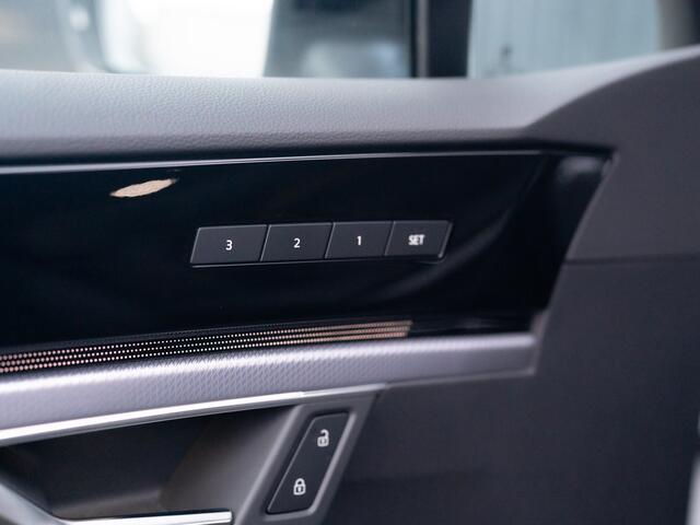 Volkswagen TOUAREG 3.0 TSi 4MOTION R | Luchtvering | Panodak | Trekhaak | Stoelkoeling | 360 Camera | Black Style | Prijs Rijklaar!!