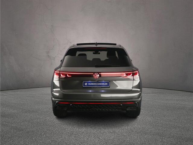 Volkswagen TOUAREG R Edition 3.0 TSI eHybrid 462pk Tiptronic Trekhaak, Luchtvering, Lederen bekleding, Panoramadak, Head up display. DYN audio, Adaptive cruise control