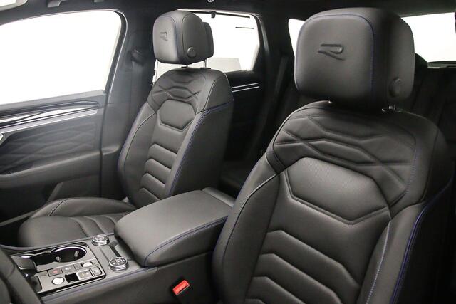 Volkswagen TOUAREG R 3.0 TSI eHybrid 462pk Tiptronic Trekhaak, Panoramadak, Lederen bekleding, Luchtvering, Head up display, LED matrix verlichting, 360 camera, Adaptive cruise control