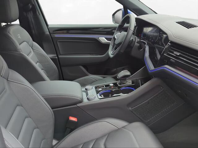 Volkswagen TOUAREG 3.0 TDI R-Line Grijs Kenteken ACC Stoelkoeling Luchtvering Trekhaak Head-Up