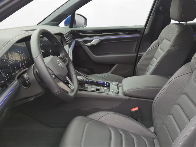 Volkswagen TOUAREG 3.0 TDI R-Line Grijs Kenteken ACC Stoelkoeling Luchtvering Trekhaak Head-Up