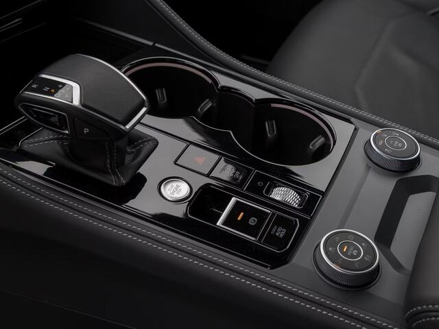 Volkswagen TOUAREG 3.0 TDI R-Line Grijs Kenteken ACC Stoelkoeling Luchtvering Trekhaak Head-Up