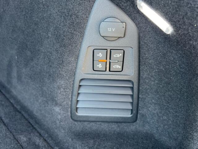 Volkswagen TOUAREG 3.0 TDI R-Line Grijs Kenteken ACC Stoelkoeling Luchtvering Trekhaak Head-Up