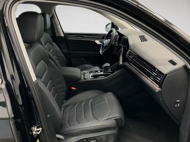 Volkswagen TOUAREG 3.0 TDI Elegance Grijs Kenteken ACC Luchtvering Comfortstoelen Trekhaak