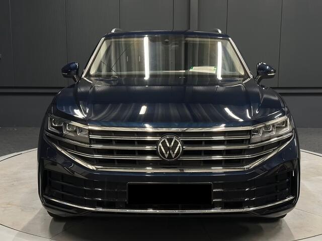 Volkswagen TOUAREG 3.0 TDI Elegance Grijs Kenteken ACC Luchtvering Comfortstoelen Trekhaak