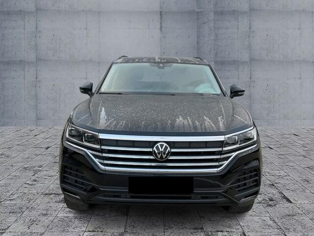 Volkswagen TOUAREG 3.0 TDI Grijs Kenteken ACC Luchtvering Comfortstoelen Trekhaak