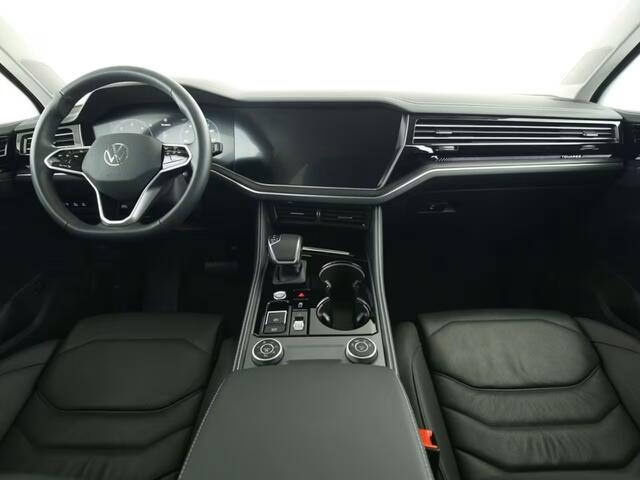 Volkswagen TOUAREG 3.0 TDI Grijs Kenteken ACC Luchtvering Comfortstoelen Trekhaak