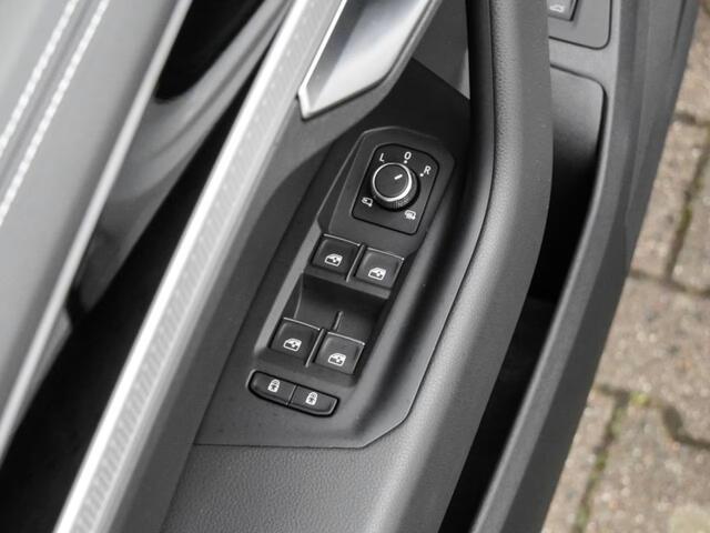 Volkswagen TOUAREG 3.0 TDI Grijs Kenteken ACC Luchtvering Comfortstoelen Trekhaak