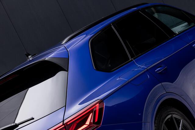 Volkswagen TOUAREG 3.0 TSi eHybrid 4MOTION R | Luchtvering | Panoramadak | Matrix Led IQ | Discover Pro Max | Comfort-Stoelen | Trekhaak | Stoelverwarming V + A | Nachtzicht-Assistent | Park Assist Pro | Connectivity-Pakket | Adaptieve Cruise Control |