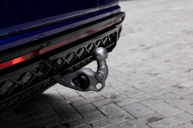 Volkswagen TOUAREG 3.0 TSi eHybrid 4MOTION R | Luchtvering | Panoramadak | Matrix Led IQ | Discover Pro Max | Comfort-Stoelen | Trekhaak | Stoelverwarming V + A | Nachtzicht-Assistent | Park Assist Pro | Connectivity-Pakket | Adaptieve Cruise Control |