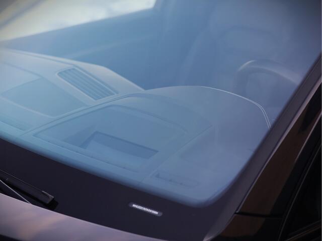 Volkswagen TOUAREG 3.0 V6 TDI R-Line 4Motion | Massage | Luchtvering | HUD | Matrix | ACC | Achterasbesturing |