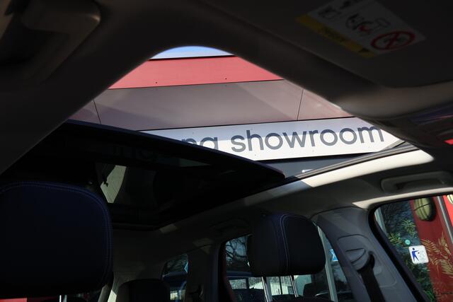 Volkswagen TOUAREG 3.0 TDI 4MOTION | Panoramadak | Winter Pakket | Leder | ACC | PDC | Navigatie |