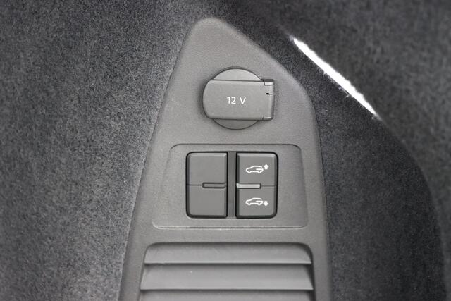 Volkswagen TOUAREG 3.0 TSI eHybrid 4Motion Elegance 380pk Tiptronic | Luchtvering | Pano | 360