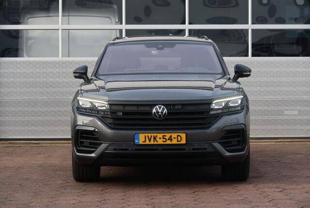 Volkswagen TOUAREG 3.0 TSi 4MOTION R PANO/ MASS/ DYN/ LUCHT/ TRKHK/ ACC/ KOEL/ STUURWVERW