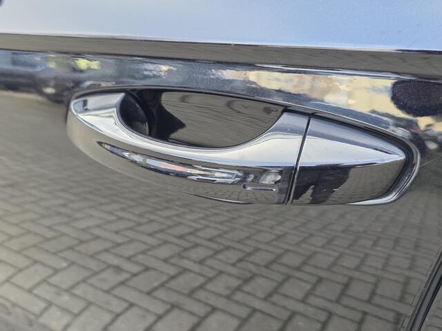 Volkswagen TOUAREG 3.0 TSi 4MOTION R + PANO DAK + LED + TREKHAAK + LUCHTVERING