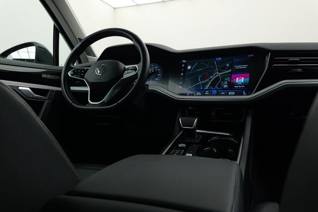 Volkswagen TOUAREG 3.0 TSi eHybrid 4MOTION | Trekhaak | DYNAudio | Keyless | Leer | 22" licht metaal