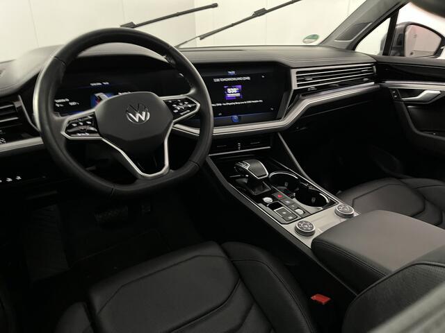 Volkswagen TOUAREG 3.0 TSi eHybrid 4MOTION Elegance / AUTOMAAT/ 381PK/ PANO/ TREKHAAK/ LUCHTVERING/ LEER/ MEMORY SEAT/ STOELVERWARM. V&A/ APP-CONNECT/ NAVI/ HEAD-UP DISPLAY