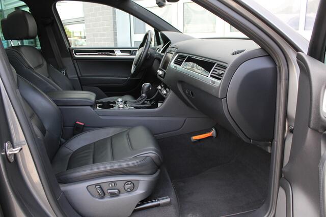 Volkswagen TOUAREG 3.0 TDI R-line / Panoramadak / Dynaudio / 360 Camera