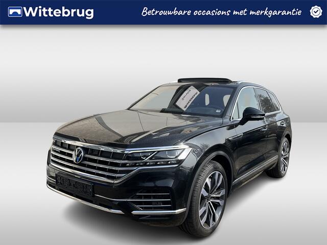 Volkswagen TOUAREG 3.0 TSI eHybrid 4MOTION Elegance / AUTOMAAT/ 381PK/ PANO/ LUCHTVERING/ STUURVERWARM./ STOELVERWARM.+KOEL.V+A/ MEMORYSEAT/ ELEK.KLEP/ ACC/ LEDER/ KEYLESS/ APP-CONNECT/ NAVI/ DAB/ CLIMA/ NAVI/ RIJ-MODI/ 21'' LMV