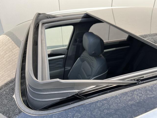 Volkswagen TOUAREG 3.0 TSI eHybrid 4MOTION Elegance / AUTOMAAT/ 381PK/ PANO/ LUCHTVERING/ STUURVERWARM./ STOELVERWARM.+KOEL.V+A/ MEMORYSEAT/ ELEK.KLEP/ ACC/ LEDER/ KEYLESS/ APP-CONNECT/ NAVI/ DAB/ CLIMA/ NAVI/ RIJ-MODI/ 21'' LMV