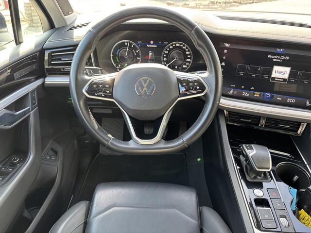 Volkswagen TOUAREG 3.0 TSi eHybrid 4MOTION / 3.500kg Trekgewicht / Incl Winterset / Wegklapbare Trekhaak / Schuifkanteldak /