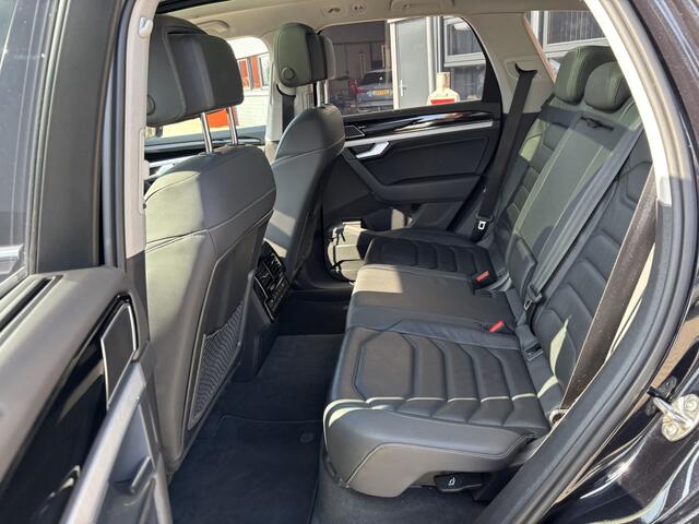 Volkswagen TOUAREG 3.0 TSi eHybrid 4MOTION / 3.500kg Trekgewicht / Incl Winterset / Wegklapbare Trekhaak / Schuifkanteldak /