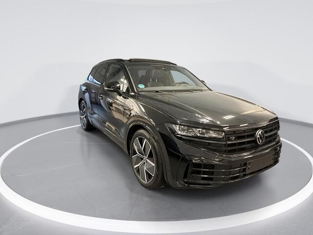 Volkswagen TOUAREG 3.0 TSi 462pk DSG eHybrid 4MOTION R · SOH 96.9% · Panoramadak · 360 Camera · Luchtvering · Wegklapbare Trekhaak · Stoelventilatie · Elek. Voorstoelen · 21'' Inch ·