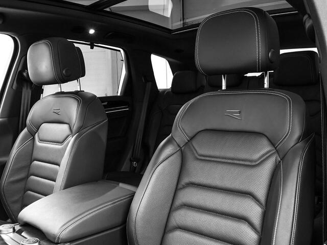Volkswagen TOUAREG 3.0 TSi 462pk DSG eHybrid 4MOTION R · SOH 96.9% · Panoramadak · 360 Camera · Luchtvering · Wegklapbare Trekhaak · Stoelventilatie · Elek. Voorstoelen · 21'' Inch ·