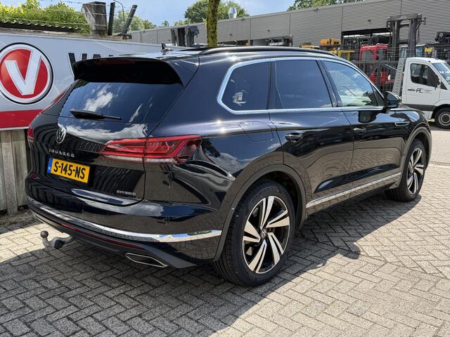 Volkswagen TOUAREG 3.0 TSi eHybrid 4MOTION 20"/Panoramadak/Trekhaak/Luchtvering/Leder/Stuur + voorruit + stoelverwarming v+a/Dodehoek/Adaptieve cruise