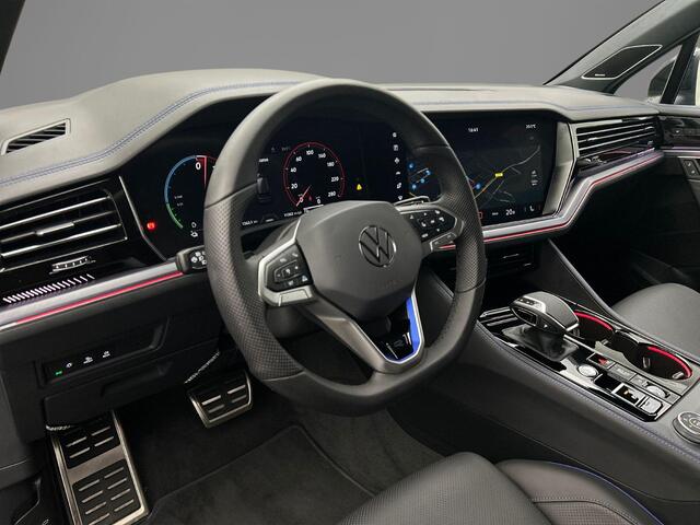 Volkswagen TOUAREG R 3.0 TSI eHybrid 462pk Tiptronic Trekhaak, Luchtvering, Lederen bekleding, 360 camera, Achteruitrijcamera, Adaptive cruise control, LED matrix koplampen