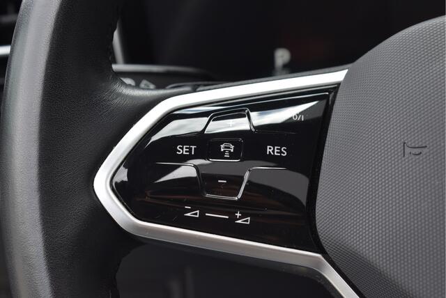 Volkswagen TOUAREG 3.0 TSi eHybrid 4MOTION FACELIFT, Panorama, Luchtvering, IQ Light, Adaptive, Memory, Stoelkoeling/verwarming