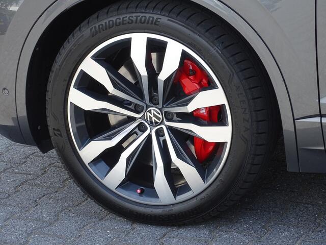 Volkswagen TOUAREG 3.0 e-Hybrid 462PK 4-Motion R / Massage / Dynaudio / 360°