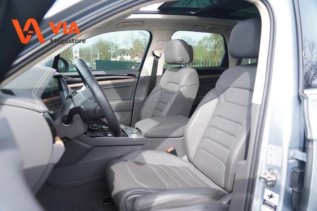 Volkswagen TOUAREG 3.0 TSi V6 | 4MOTION R-line | Pano | Leder | Virtual | ACC | Full Options