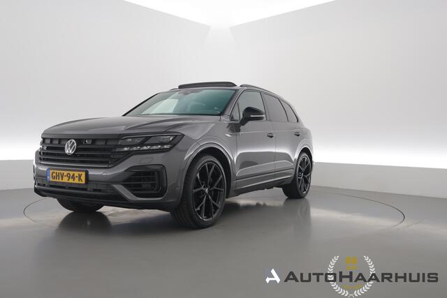Volkswagen TOUAREG 3.0 TSI 462pk eHybrid 4MOTION R | Rijklaar! | Elek. Trekhaak | Luchtvering | Ventilatie | S/K-Dak | 22'' | HUD | Memory+Leder | Dynaudio | Stoel-Stuurverw. | 360*+PDC | Sfeerverl. | Rijmodi | Dodehoek | BlackStyle V